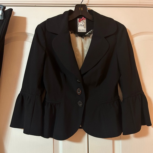 Stylish suit by Yoana Baraschi - Picture 8 of 13